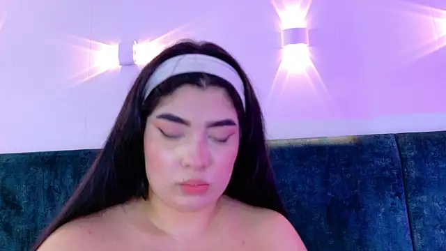 AgathaLynx online show from February 5, 2026, 10:44 am