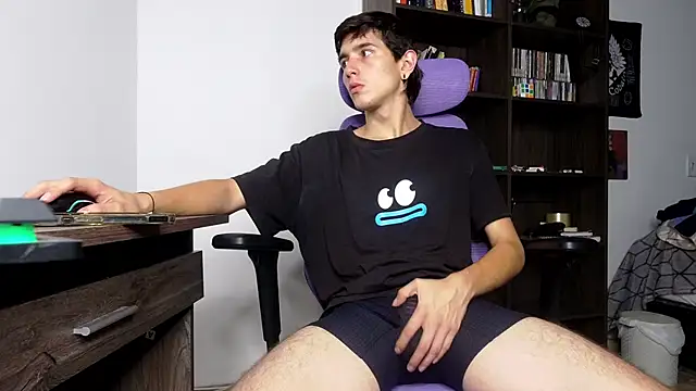 Snapshot of alex_connorr chatting on October 7, 2025, 3:29 am alex connorr online show from October 7, 2025, 3:29 am