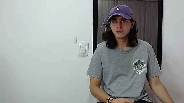 Snapshot of alex_connorr chatting on February 14, 2025, 8:37 pm alex connorr online show from February 14, 2025, 8:37 pm