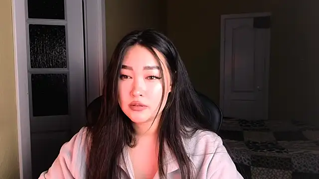 Erica Wayne online show from January 5, 2025, 9:48 am