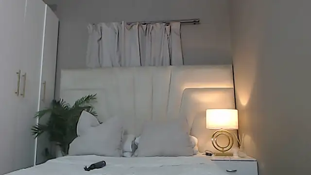 naughtyblackdolie online show from October 17, 2025, 7:59 pm