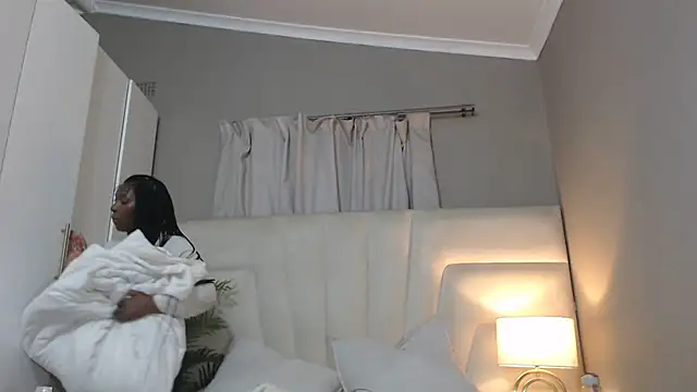 naughtyblackdolie online show from October 4, 2025, 3:52 am