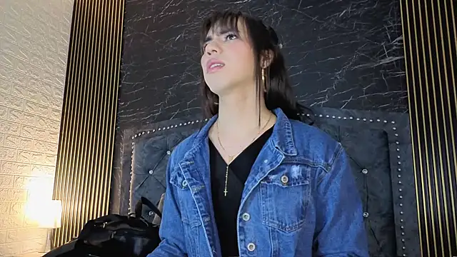 Snapshot of diosagolden chatting on November 12, 2025, 8:23 pm diosagolden online show from November 12, 2025, 8:23 pm