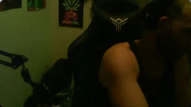 GeneralXMillyX online show from October 14, 2025, 7:20 am