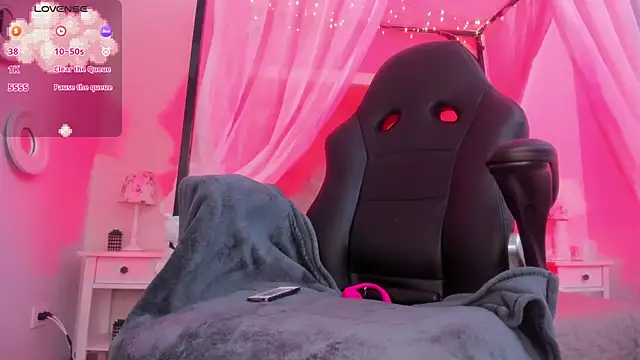 Hanna  Becker  online show from November 5, 2025, 2:14 am