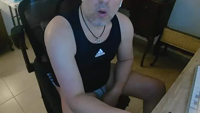 Snapshot of slzypvtpig chatting on February 5, 2026, 11:17 am slzypvtpig online show from February 5, 2026, 11:17 am