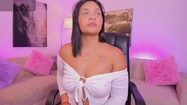 Snapshot of alaia7h chatting on May 26, 2026, 7:45 pm alaia7h online show from May 26, 2026, 7:45 pm