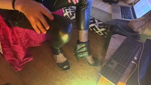 alexheels boots online show from October 26, 2025, 12:55 am