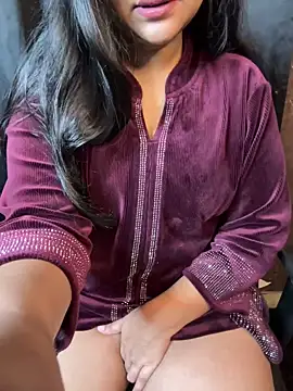 Snapshot of Janhvi_ chatting on December 23, 2024, 7:06 am Janhvi online show from December 23, 2024, 7:06 am