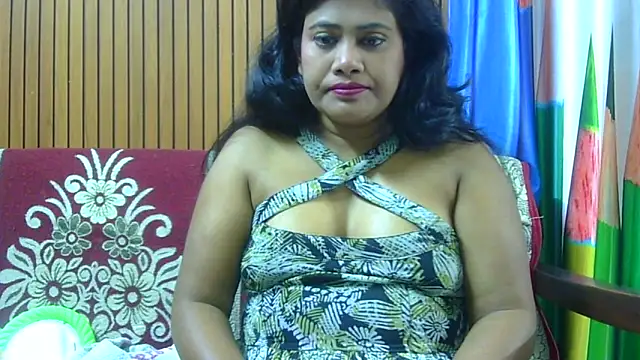Snapshot of sexy_roma chatting on November 26, 2025, 7:14 pm sexy roma online show from November 26, 2025, 7:14 pm
