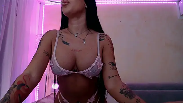 LaylaCruzRose online show from March 18, 2026, 5:54 am