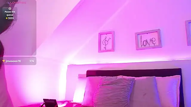 Snapshot of Tifanny_grey chatting on March 21, 2025, 11:01 pm Tifanny grey online show from March 21, 2025, 11:01 pm