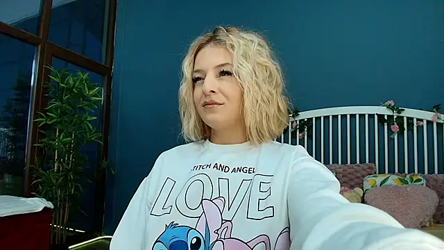 AlicePirs online show from November 16, 2025, 5:12 am