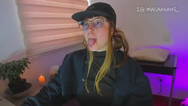 Snapshot of tekila__ chatting on March 26, 2026, 10:40 pm tekila online show from March 26, 2026, 10:40 pm