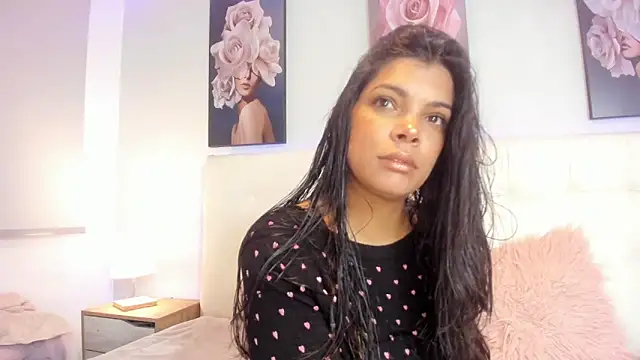 Snapshot of Sweetdreamses_ chatting on February 4, 2025, 12:22 pm Sweetdreamses online show from February 4, 2025, 12:22 pm