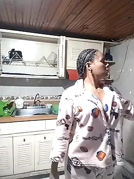 Snapshot of Camille_rose_ chatting on March 4, 2025, 2:06 am Camille rose online show from March 4, 2025, 2:06 am