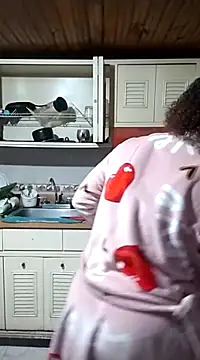 Snapshot of Camille_rose_ chatting on March 12, 2025, 1:14 am Camille rose online show from March 12, 2025, 1:14 am