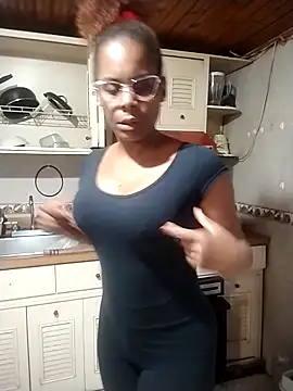 Snapshot of Camille_rose_ chatting on October 10, 2025, 3:35 pm Camille rose online show from October 10, 2025, 3:35 pm