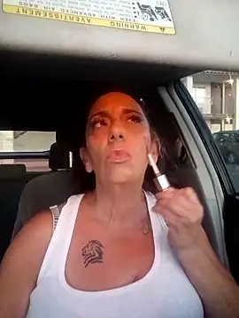BettyBoo333 online show from May 17, 2026, 12:27 pm