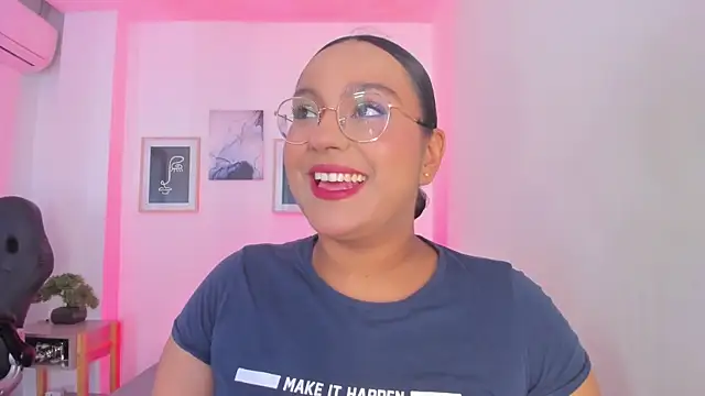 Snapshot of ellamontoya chatting on January 6, 2026, 11:36 am ellamontoya online show from January 6, 2026, 11:36 am