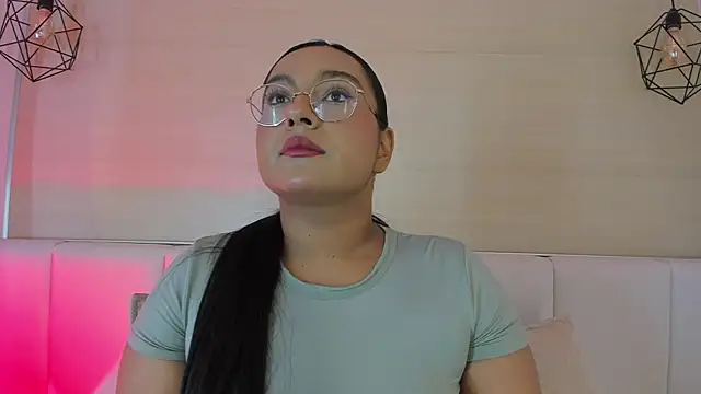 Snapshot of ellamontoya chatting on January 14, 2026, 12:31 pm ellamontoya online show from January 14, 2026, 12:31 pm