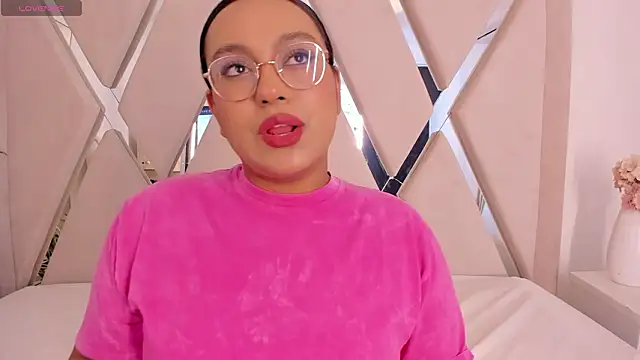 Snapshot of ellamontoya chatting on February 12, 2026, 12:16 pm ellamontoya online show from February 12, 2026, 12:16 pm