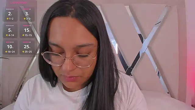 Snapshot of ellamontoya chatting on February 22, 2026, 11:23 am ellamontoya online show from February 22, 2026, 11:23 am