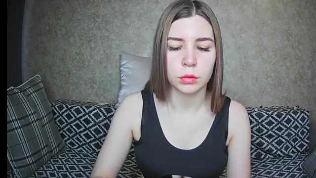 Snapshot of ElllaNuar chatting on December 20, 2024, 6:29 am ElllaNuar online show from December 20, 2024, 6:29 am