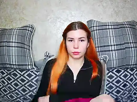 Snapshot of ElllaNuar chatting on September 16, 2025, 5:52 am ElllaNuar online show from September 16, 2025, 5:52 am