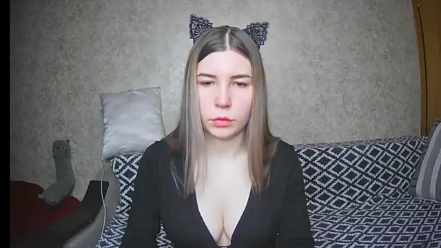 Snapshot of ElllaNuar chatting on February 10, 2025, 2:19 am ElllaNuar online show from February 10, 2025, 2:19 am