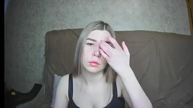 Snapshot of ElllaNuar chatting on March 12, 2025, 5:46 am ElllaNuar online show from March 12, 2025, 5:46 am