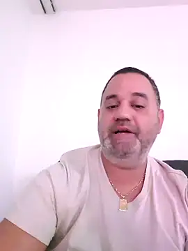 Snapshot of your_man85 chatting on February 22, 2025, 9:15 pm your man85 online show from February 22, 2025, 9:15 pm