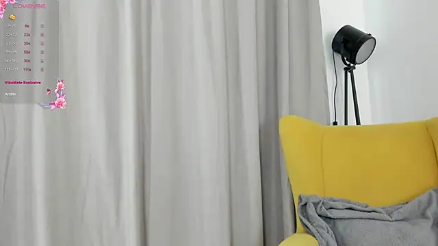 Snapshot of miissblonde chatting on November 28, 2025, 3:07 am miissblonde online show from November 28, 2025, 3:07 am