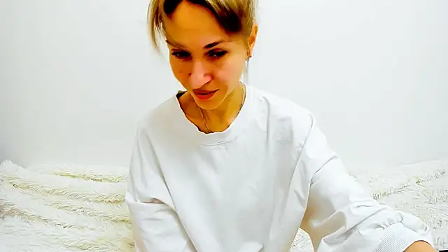 Snapshot of Mona_Cruz chatting on March 6, 2025, 8:16 pm Mona Cruz online show from March 6, 2025, 8:16 pm