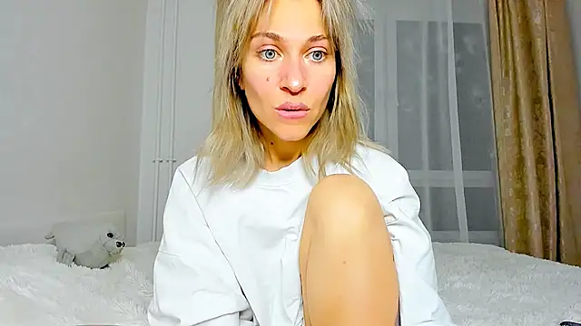 Snapshot of Mona_Cruz chatting on February 22, 2025, 8:09 pm Mona Cruz online show from February 22, 2025, 8:09 pm