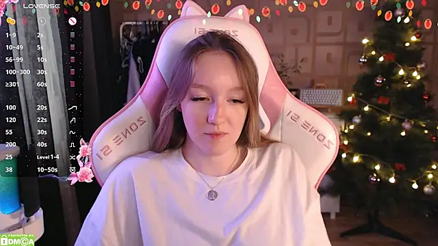 Snapshot of MoonlishSiren chatting on December 23, 2024, 9:05 am MoonlishSiren online show from December 23, 2024, 9:05 am