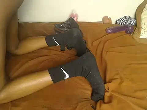 Snapshot of ChErRyanDchOcO chatting on February 11, 2025, 4:55 am ChErRyanDchOcO online show from February 11, 2025, 4:55 am