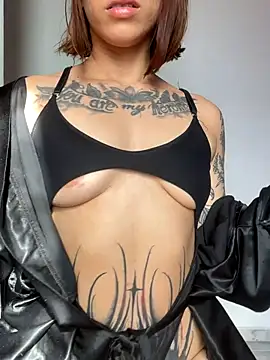 Snapshot of ValenGray chatting on October 25, 2025, 1:12 pm ValenGray online show from October 25, 2025, 1:12 pm