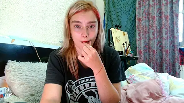 Sophie Bell online show from May 8, 2026, 3:16 pm