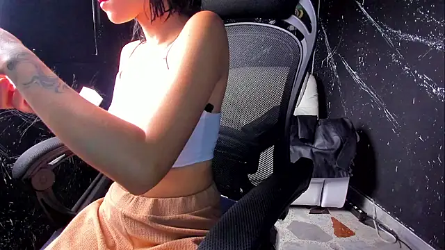 Snapshot of MelodyBliss chatting on March 6, 2025, 10:47 pm MelodyBliss online show from March 6, 2025, 10:47 pm