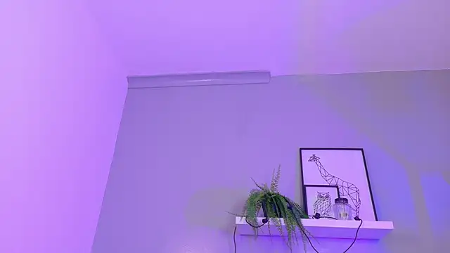 Snapshot of KendalMilleer chatting on October 16, 2025, 10:23 am KendalMilleer online show from October 16, 2025, 10:23 am