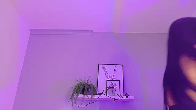 Snapshot of KendalMilleer chatting on October 7, 2025, 10:16 am KendalMilleer online show from October 7, 2025, 10:16 am