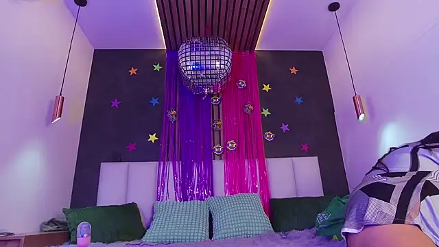 Snapshot of KendalMilleer chatting on September 13, 2025, 2:44 am KendalMilleer online show from September 13, 2025, 2:44 am