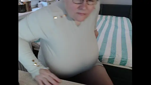 Snapshot of Sweetboobs chatting on January 11, 2026, 10:11 am Sweetboobs online show from January 11, 2026, 10:11 am