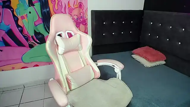 Snapshot of princess_foxxxy chatting on January 18, 2025, 10:17 pm princess foxxxy online show from January 18, 2025, 10:17 pm