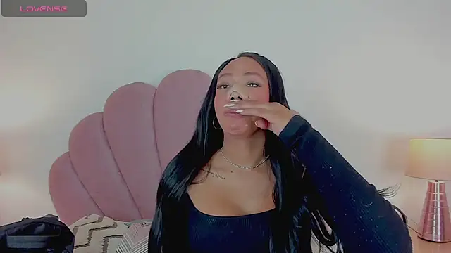 Nicole Paradise online show from October 3, 2025, 12:17 pm