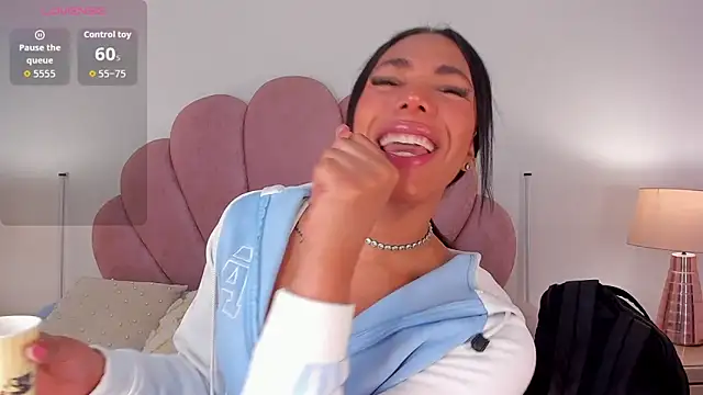 Nicole Paradise online show from February 19, 2026, 12:24 pm