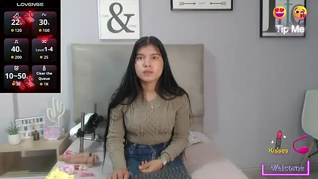 Snapshot of SophiaMeyerst chatting on May 13, 2026, 6:15 pm SophiaMeyerst online show from May 13, 2026, 6:15 pm