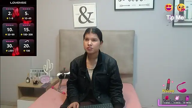 Snapshot of SophiaMeyerst chatting on April 18, 2026, 1:24 pm SophiaMeyerst online show from April 18, 2026, 1:24 pm