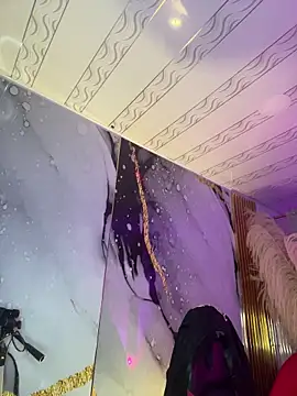 emma  cute   online show from December 16, 2025, 11:25 am